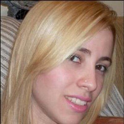 Profile Picture of Thais Valadao (@luciavaladao) on Twitter