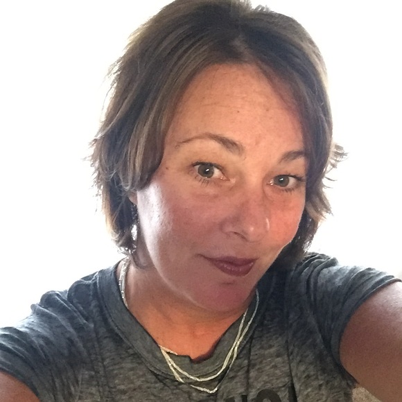 Profile Picture of Jennifer Mackall (@jennifermackall) on Poshmark