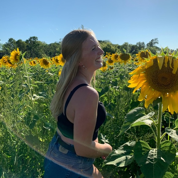 Profile Picture of Rylee Wendinger (@rylee0017) on Poshmark