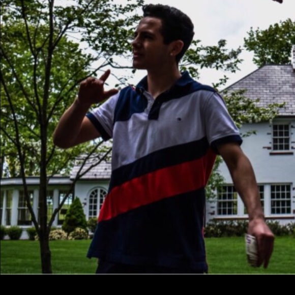 Profile Picture of Brandon Moutinho (@yung_bmo) on Poshmark