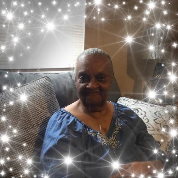 Profile Picture of Trina Williams (@moddy03) on Poshmark