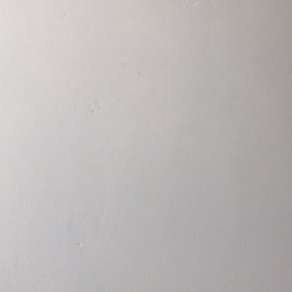 Profile Picture of Fenita Awi (@fenitaawi) on Poshmark