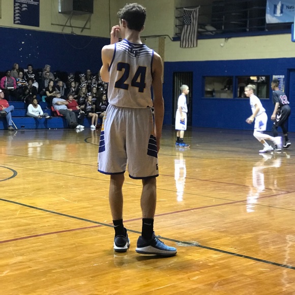 Profile Picture of Griffen Bolick (@zombgrif) on Poshmark