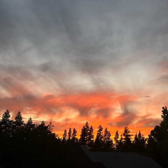 Profile Picture of Ava Urango (@avaurango) on Poshmark