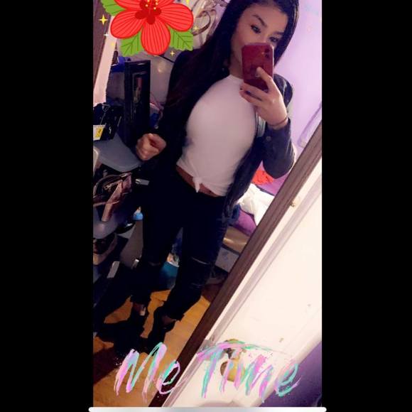 Profile Picture of Wendeline Cordova (@cordova221013) on Poshmark