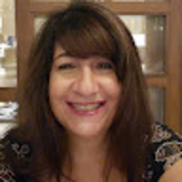 Profile Picture of Julie Roberts (@julieroberts144) on Poshmark