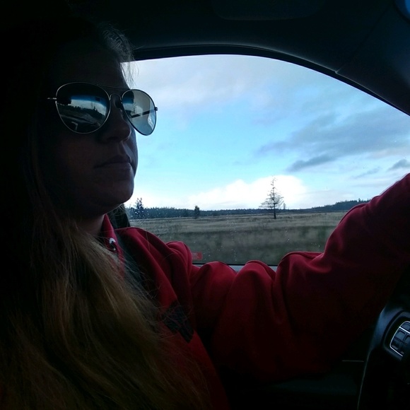 Profile Picture of Kim Mcnally (@kmcnally87) on Poshmark