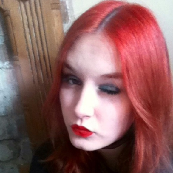 Profile Picture of Alexandra Pietrowski (@alexpie105) on Poshmark