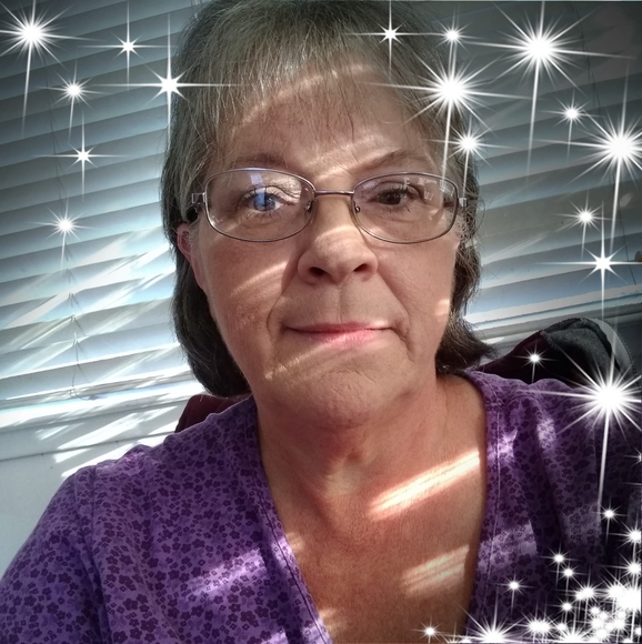 Profile Picture of Connie Whitenight (@conniewhitenigh) on Poshmark