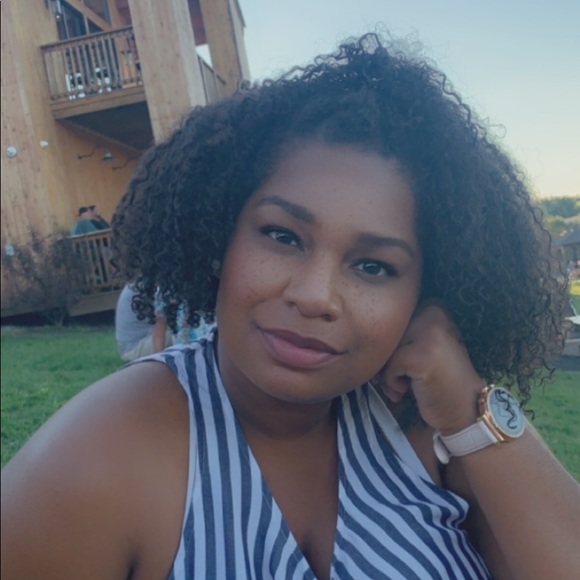 Profile Picture of Carla Thigpen (@thigpen568) on Poshmark