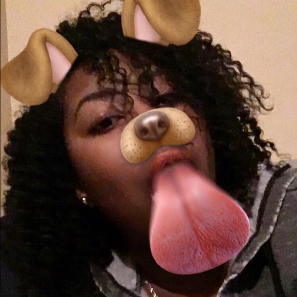 Profile Picture of Miricle Scott (@miriclewhip) on Poshmark