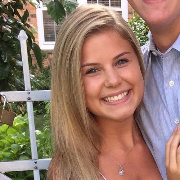 Profile Picture of Shannon Falkenberg (@shanfalk10) on Poshmark