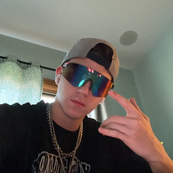 Profile Picture of Connor Patton (@cpatton107) on Poshmark