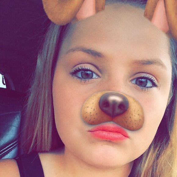 Profile Picture of Natalie Wikel (@nataliewikel13) on Poshmark