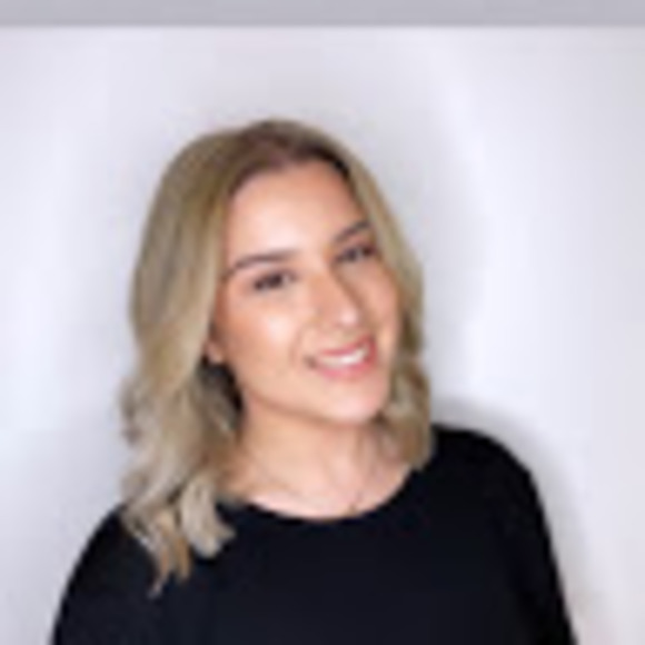 Profile Picture of Sarah Boyes (@sarahchachaaa) on Poshmark