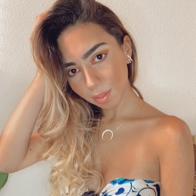 Profile Picture of Carlita (@carla_arango) on Twitter