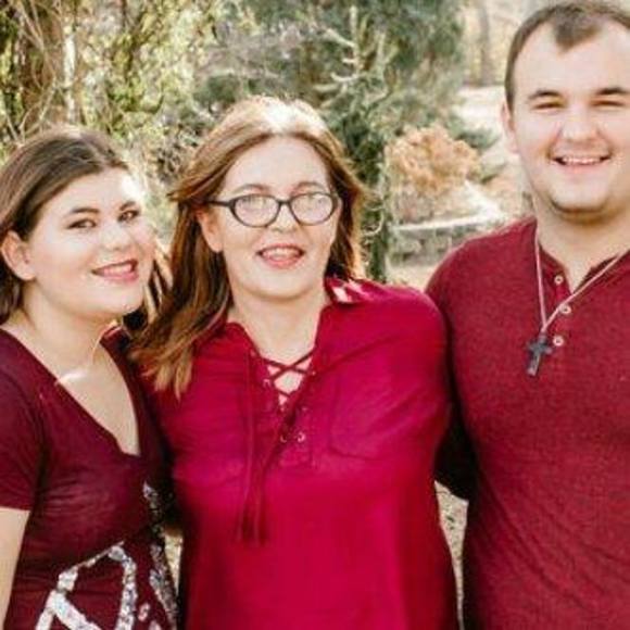 Profile Picture of Edina Brkic (@dinkabap) on Poshmark