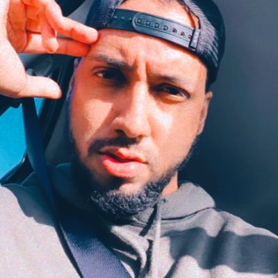 Profile Picture of Chris  🦩 (@chrisjorge_31) on Twitter