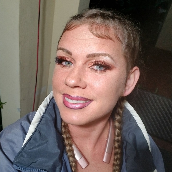 Profile Picture of Kelly Schleisner (@babykitty9) on Poshmark