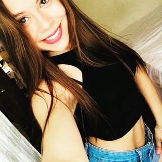 Profile Picture of Julia Abreu (@Juliaabreu96) on Twitter