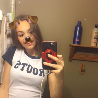 Profile Picture of Julia Harber (@harber_julia) on Twitter