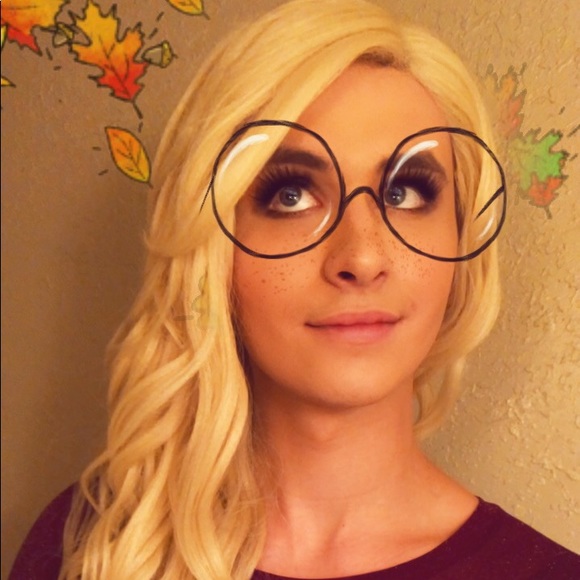 Profile Picture of Haley Hoffman (@haleyhoffman27) on Poshmark