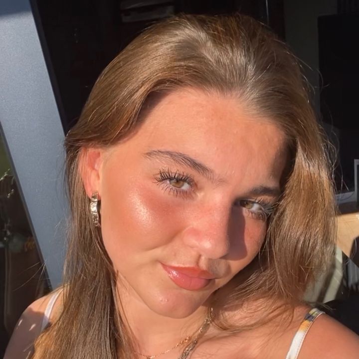 Profile Picture of Melanie (@melanierowena) on Tiktok