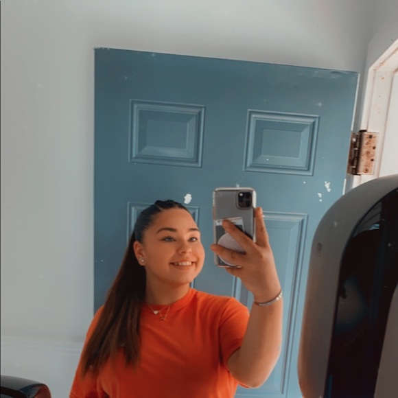 Profile Picture of Khay Pettiford (@khay1999) on Poshmark