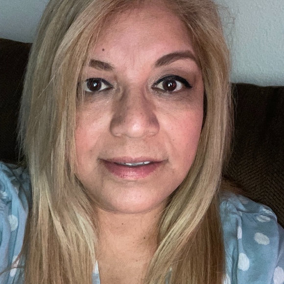 Profile Picture of Sonia v Aleman (@soniav66) on Poshmark