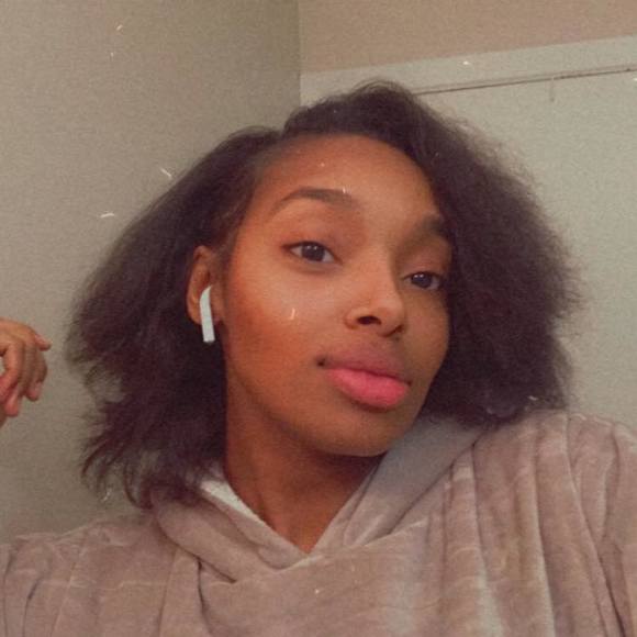 Profile Picture of Iyana Myricks (@mommayan) on Poshmark