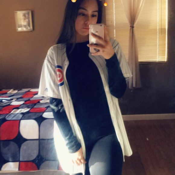 Profile Picture of Diana Rebollo (@yianaa375) on Poshmark