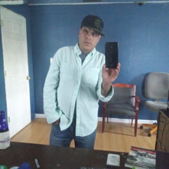 Profile Picture of Joey Albino (@dampdesert) on Poshmark