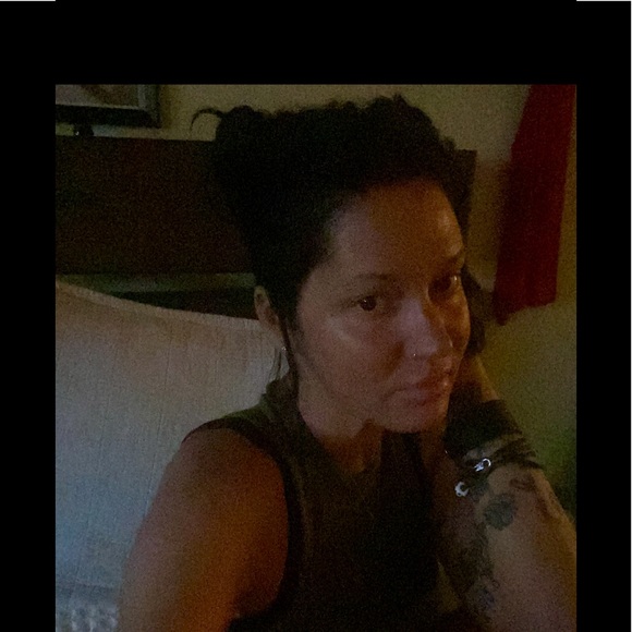 Profile Picture of Danielle Tomaszewski (@danielletoma227) on Poshmark