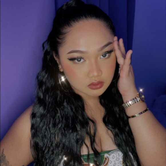 Profile Picture of Rochel Rellosa (@rochelrellosa) on Poshmark
