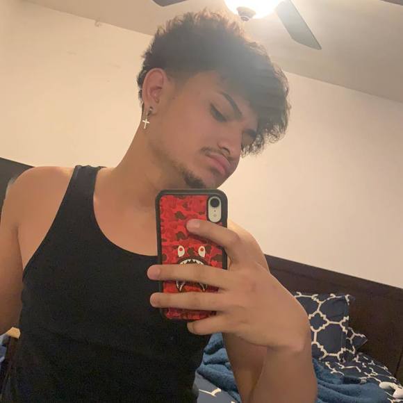 Profile Picture of Joel Alvarez (@joel_alvarez) on Poshmark