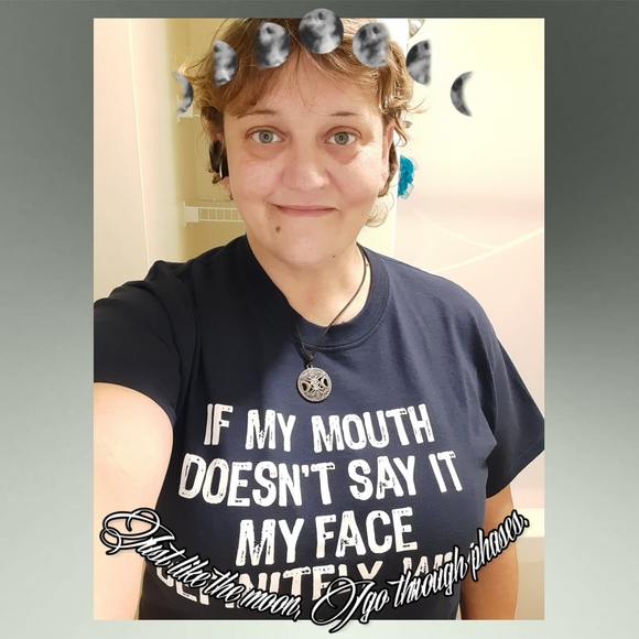 Profile Picture of Christina Everhart (@chrisnjohntn1) on Poshmark