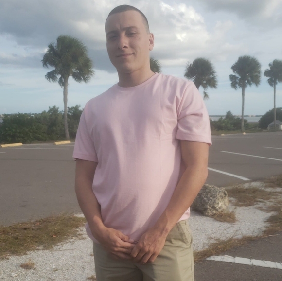 Profile Picture of Jonathan Montero (@jonathanmontero) on Poshmark