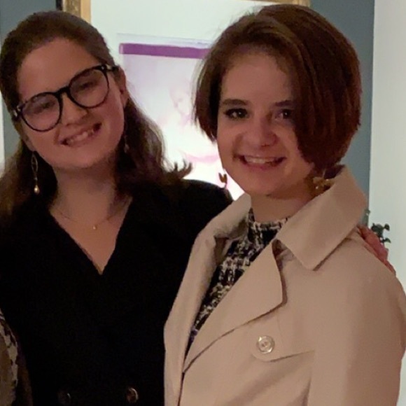 Profile Picture of Sydney&gabby Daneman (@sydneydaneman) on Poshmark