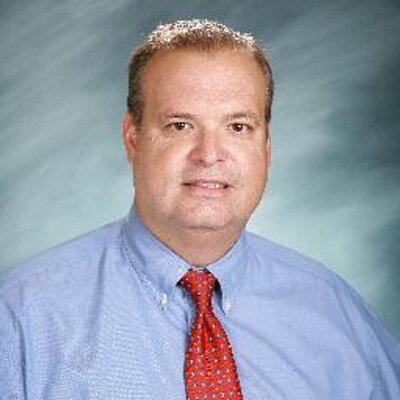 Profile Picture of Tom Huffman (@TomthePrincipal) on Twitter
