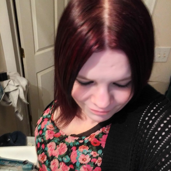 Profile Picture of Nichole Braydenalexander (@dreamstar982) on Poshmark