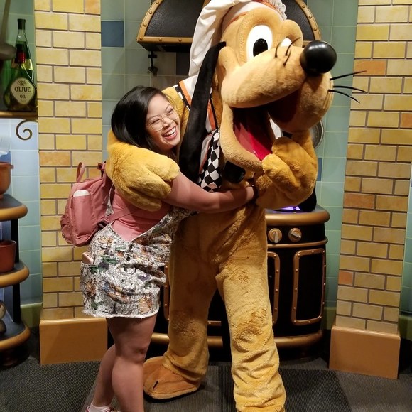 Profile Picture of Leilani Abdon (@anilay01) on Poshmark