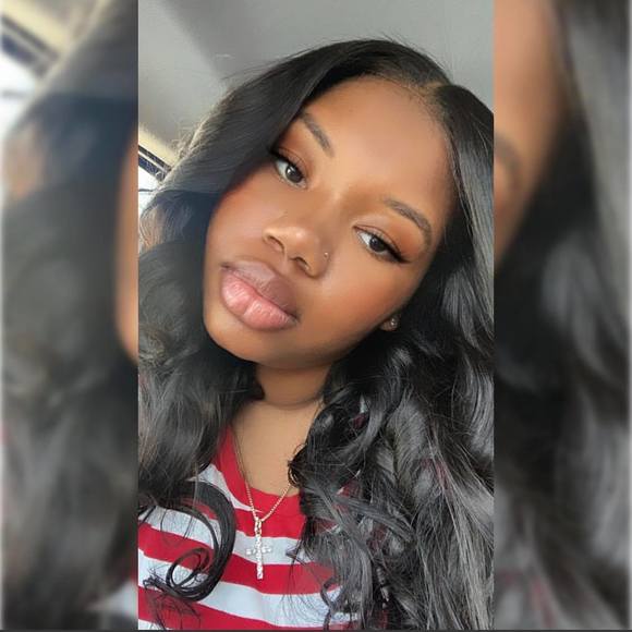 Profile Picture of Dajanay Hannans (@beenoo) on Poshmark