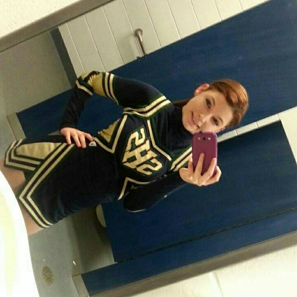 Profile Picture of Brandie Schoppert (@brandie_dawn) on Poshmark