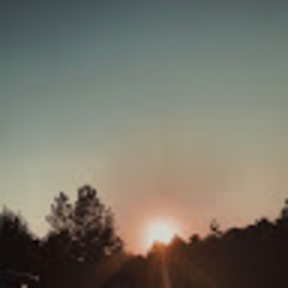 Milan Milan - Poshmark Profile Picture of Milan Milan (@milanmilan506) on Poshmark