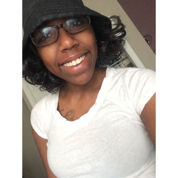 Ivory Brown - Poshmark Profile Picture of Ivory Brown (@ibrown94) on Poshmark