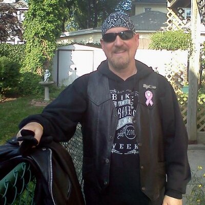 Profile Picture of Michael Singer (@Bronxborn409) on Twitter
