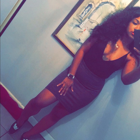 Profile Picture of Darranie Gibson (@darranie07) on Poshmark