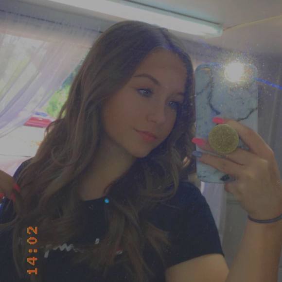 Profile Picture of Paige Pearce (@paiget2004) on Poshmark