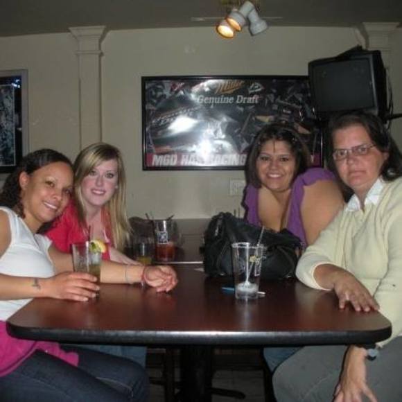 Profile Picture of Shelly Harding (@sjharding1967) on Poshmark