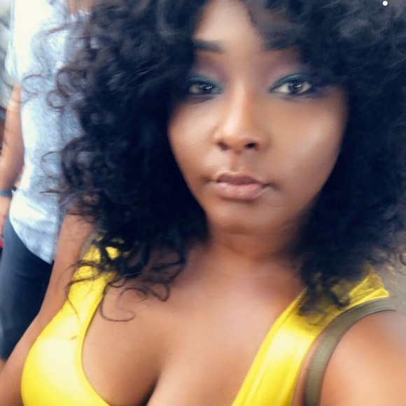 Profile Picture of Fallon Fallon (@fallon1) on Poshmark